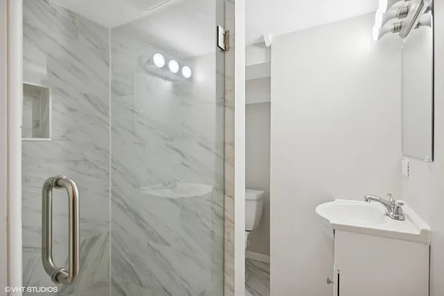 $2,990 | 639 Navajo Street, Round Lake Heights, IL 60073