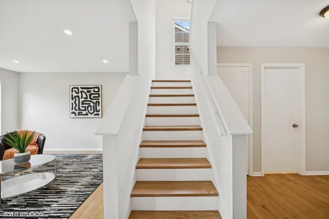 $2,990 | 639 Navajo Street, Round Lake Heights, IL 60073