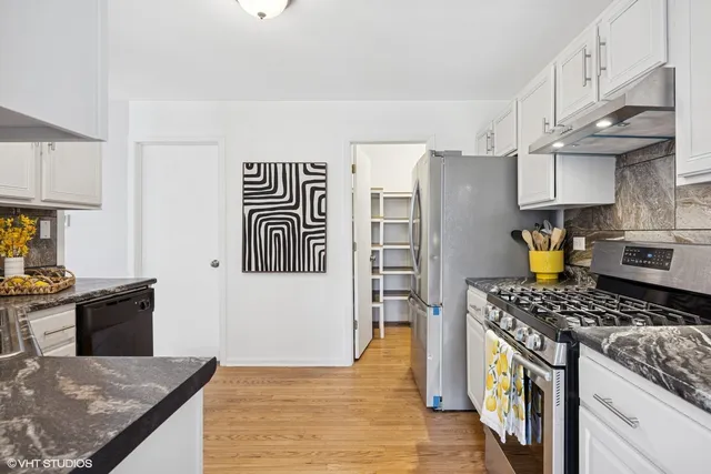 $2,990 | 639 Navajo Street, Round Lake Heights, IL 60073