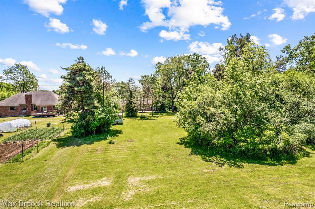 815 East Square Lake Road Troy, MI 48085 - Photo 27 of 27