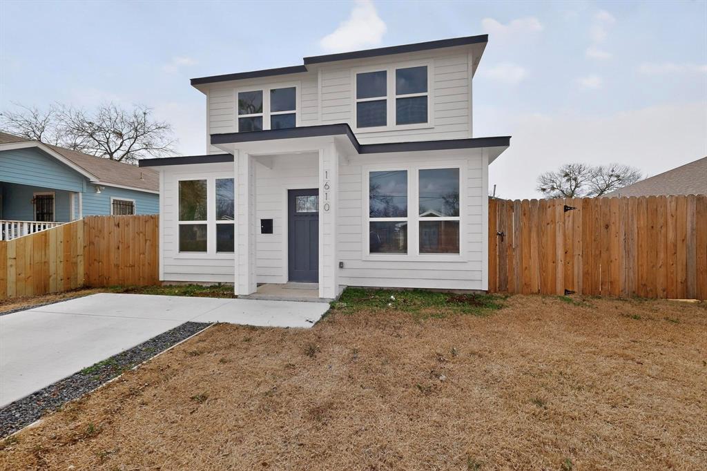 1610 Life Avenue Dallas, TX 75212 - Photo 2 of 38 a view of a backyard of a house