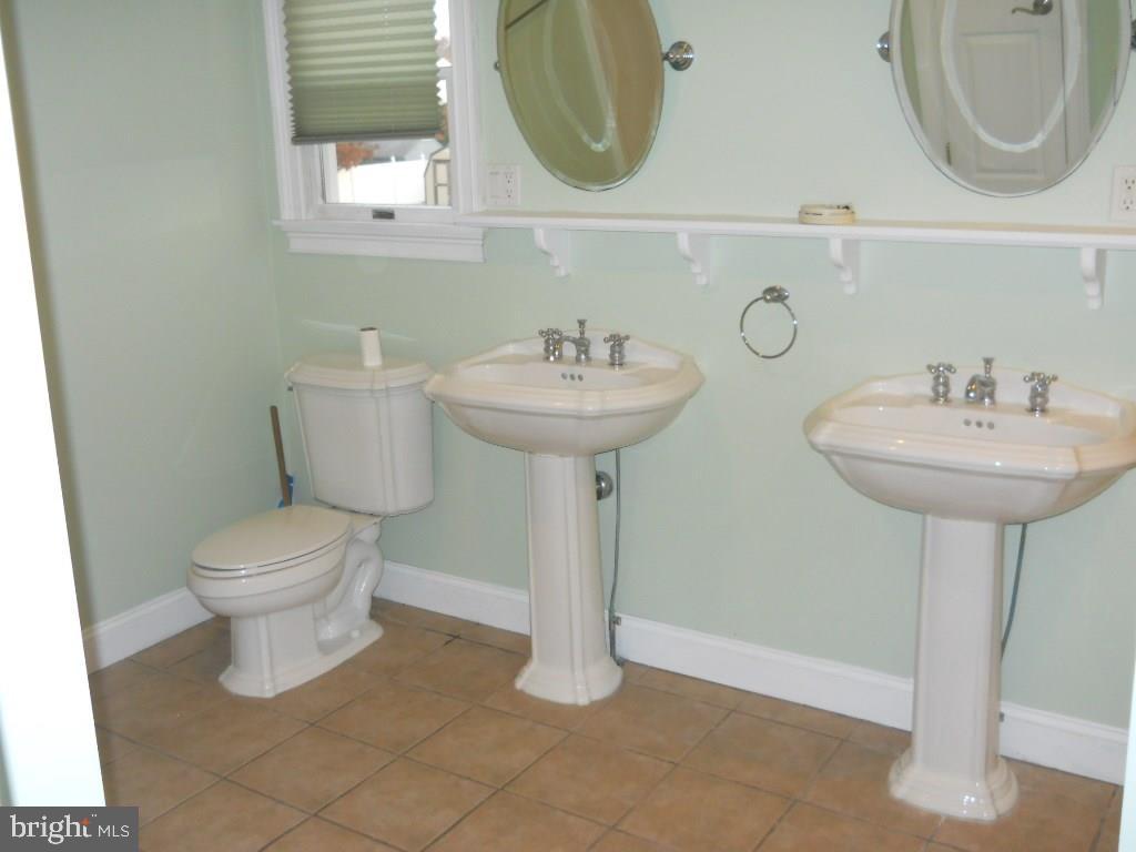 209 Yeoman Road Manahawkin, NJ 08050 - Photo 8 of 14 Gallery Image 8