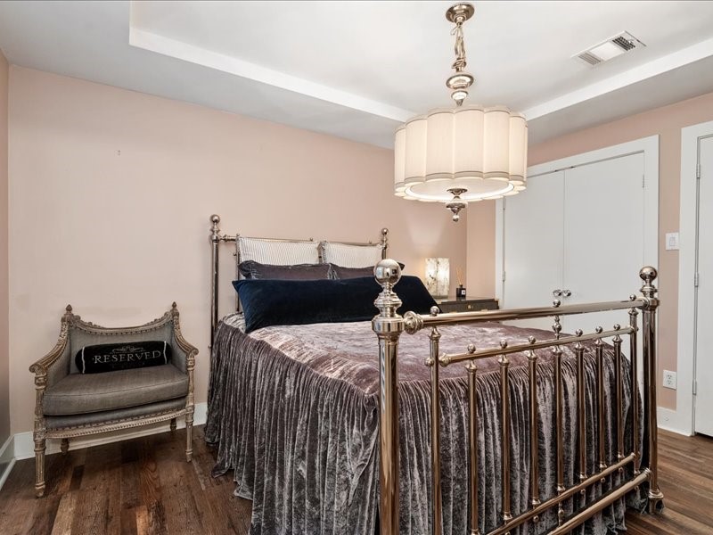 5941 South Loop E Freeway, Unit 504 Houston, TX 77033 - Photo 11 of 39 Recessed ceiling. Beautiful custom wood floors.