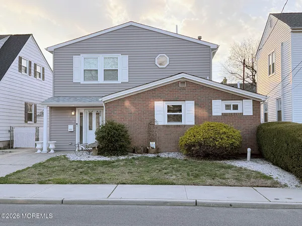 $689,000 | 106 Chingarora Avenue, Keyport, NJ 07735