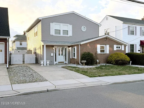 $689,000 | 106 Chingarora Avenue, Keyport, NJ 07735