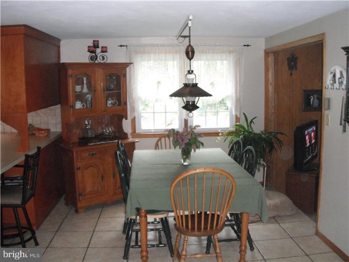 324 California Road Quakertown, PA 18951 - Photo 11 of 23 Dining Room