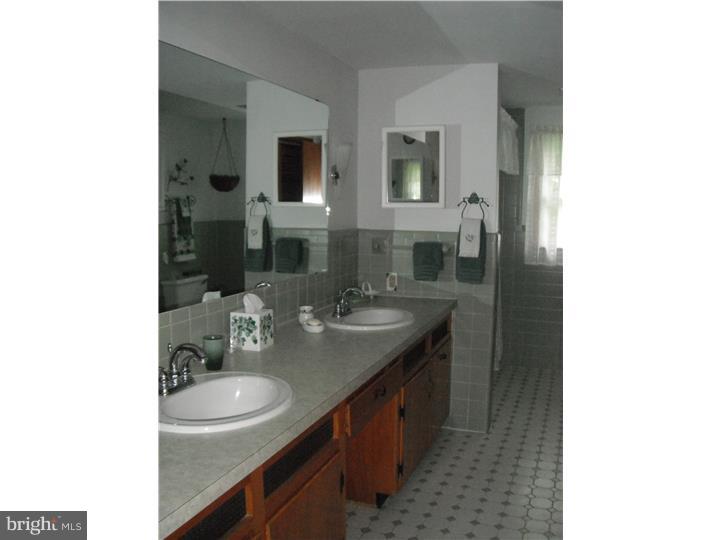 324 California Road Quakertown, PA 18951 - Photo 16 of 23 Bathroom