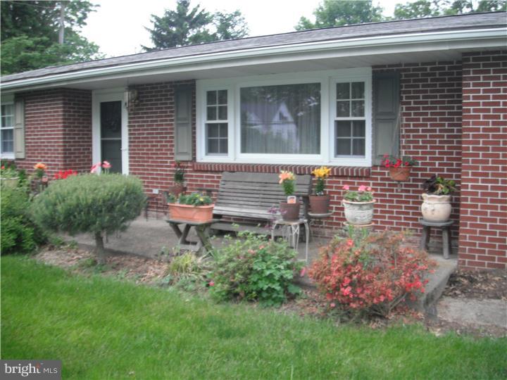 324 California Road Quakertown, PA 18951 - Photo 3 of 23 Porch