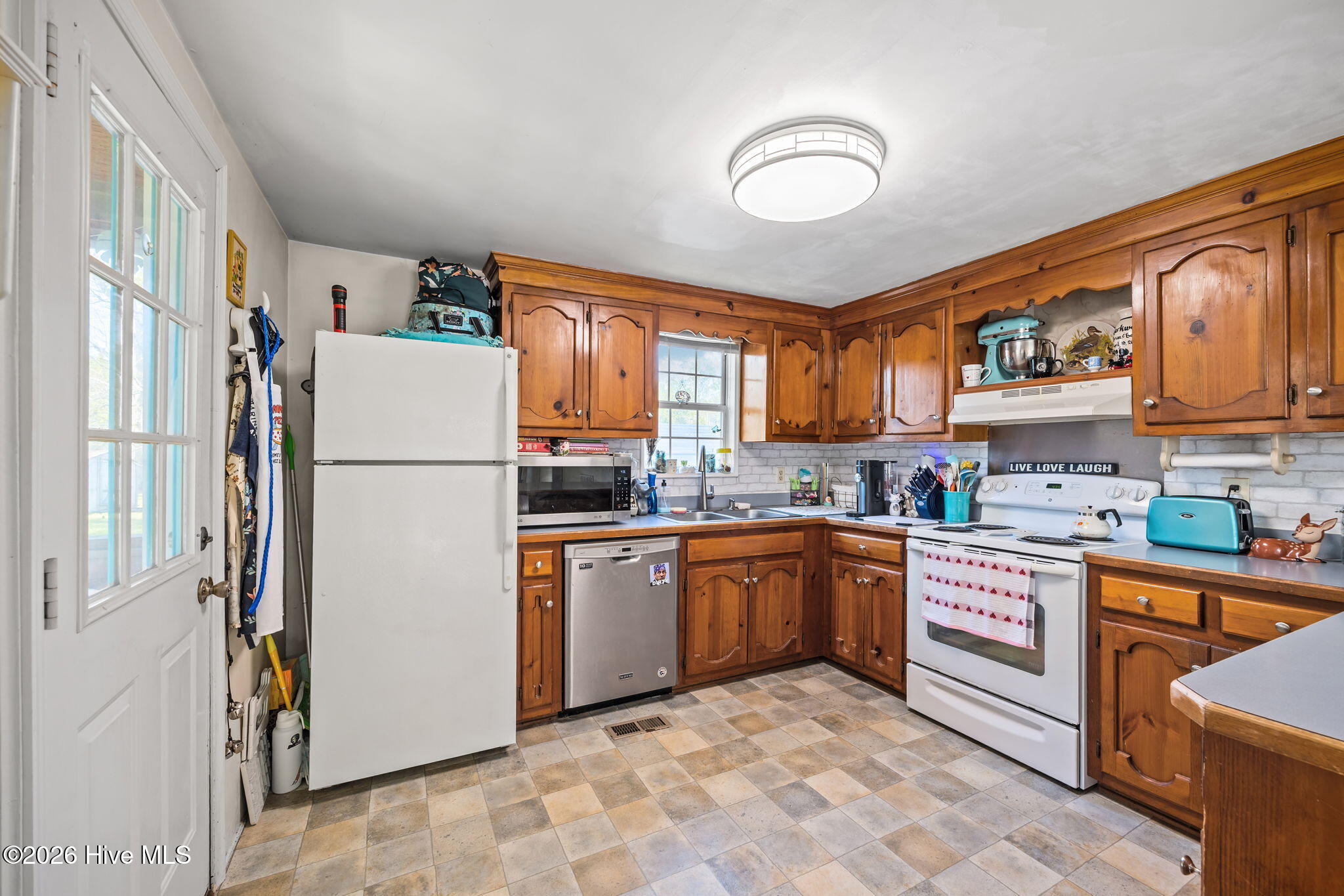 2298 Tulls Creek Road Moyock, NC 27958 - Photo 8 of 38 29-web-or-mls-hds-21