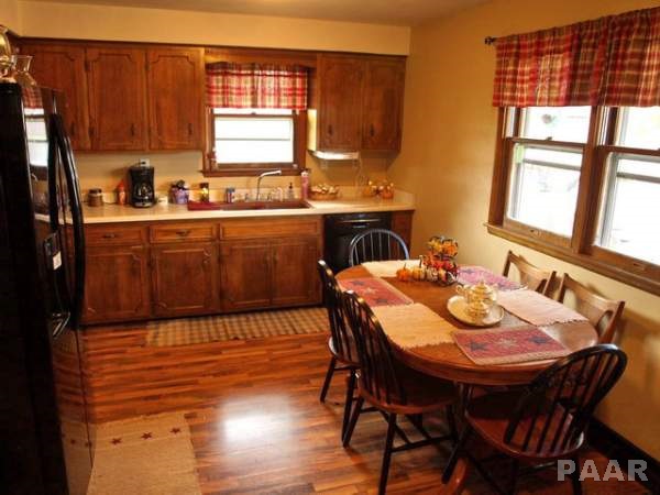 7327 Sparrow Road Hopedale, IL 61747 - Photo 2 of 30