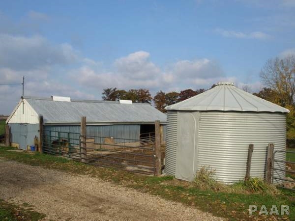 7327 Sparrow Road Hopedale, IL 61747 - Photo 25 of 30