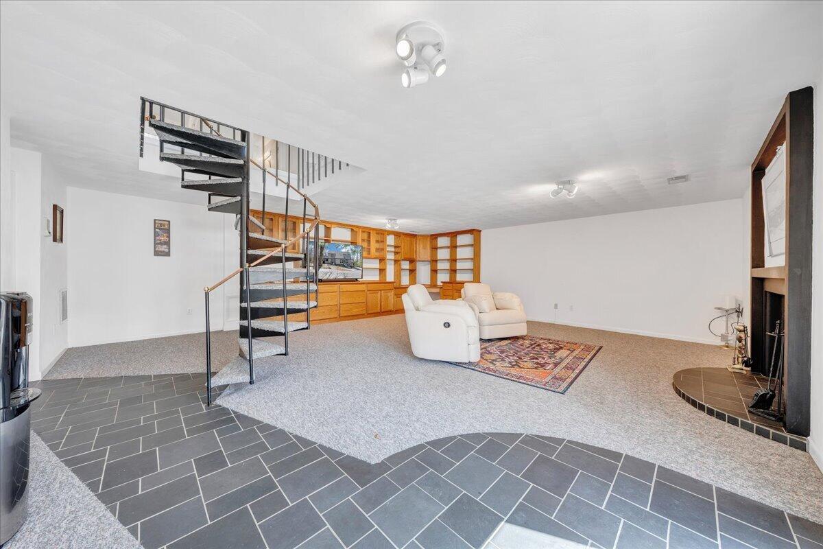 6878 Mt Chestnut Road Roanoke, VA 24018 - Photo 37 of 50 a room with gym equipment and a rug