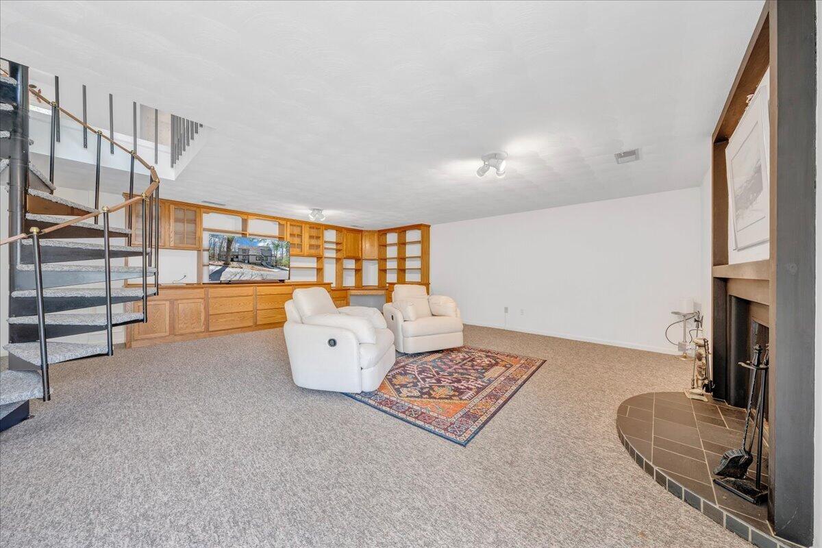 6878 Mt Chestnut Road Roanoke, VA 24018 - Photo 39 of 50 a living room with furniture and a table