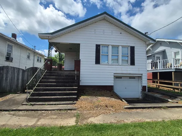 $120,000 | 27 Baker Street, Harrisburg, IL 62946
