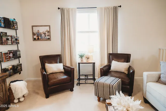 a en suite bathroom with a sink and a mirror