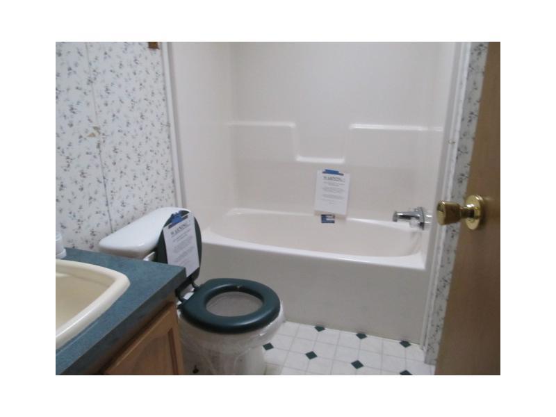 189 Pletcher Road White, PA 15490 - Photo 4 of 10 Full Bath.