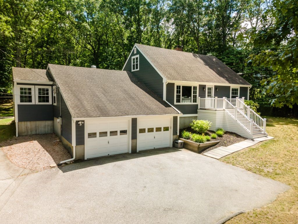 25 Hickory Lane Westerly, RI 02891 - Photo 2 of 32