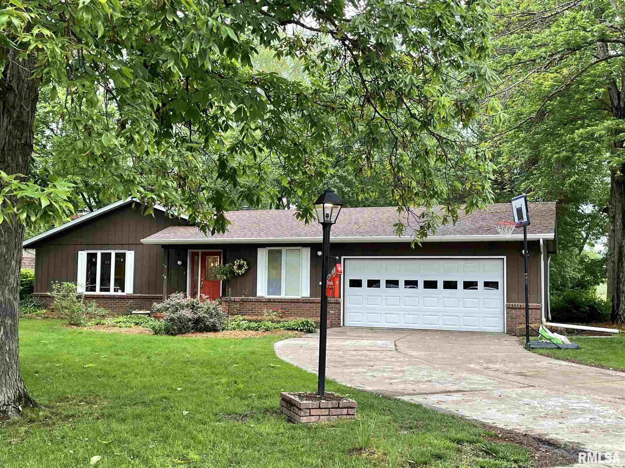 33 Indian Trail Road Macomb, IL 61455 - Photo 1 of 40 Gallery Image 1