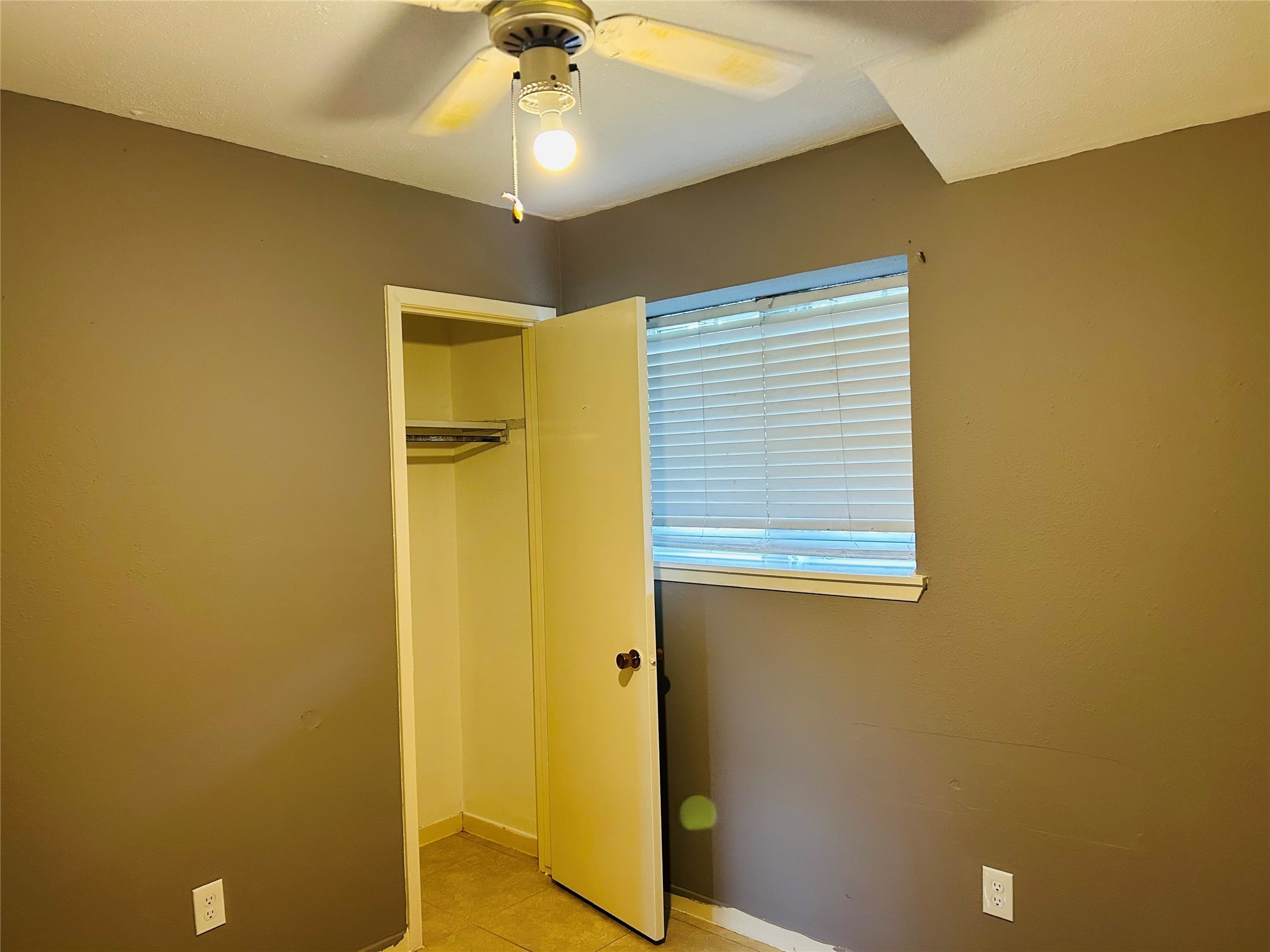7619 Vernwood Street Houston, TX 77040 - Photo 19 of 25 a view of a bathroom