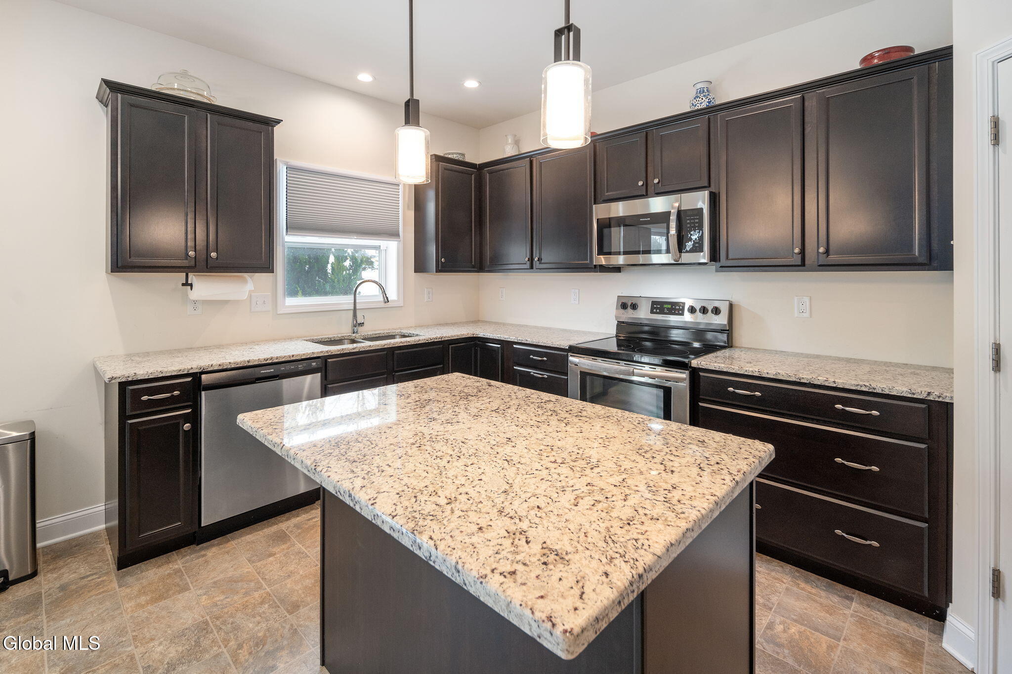 1 Cove Road Colonie, NY 12047 - Photo 13 of 41 13-1CoveRd_13