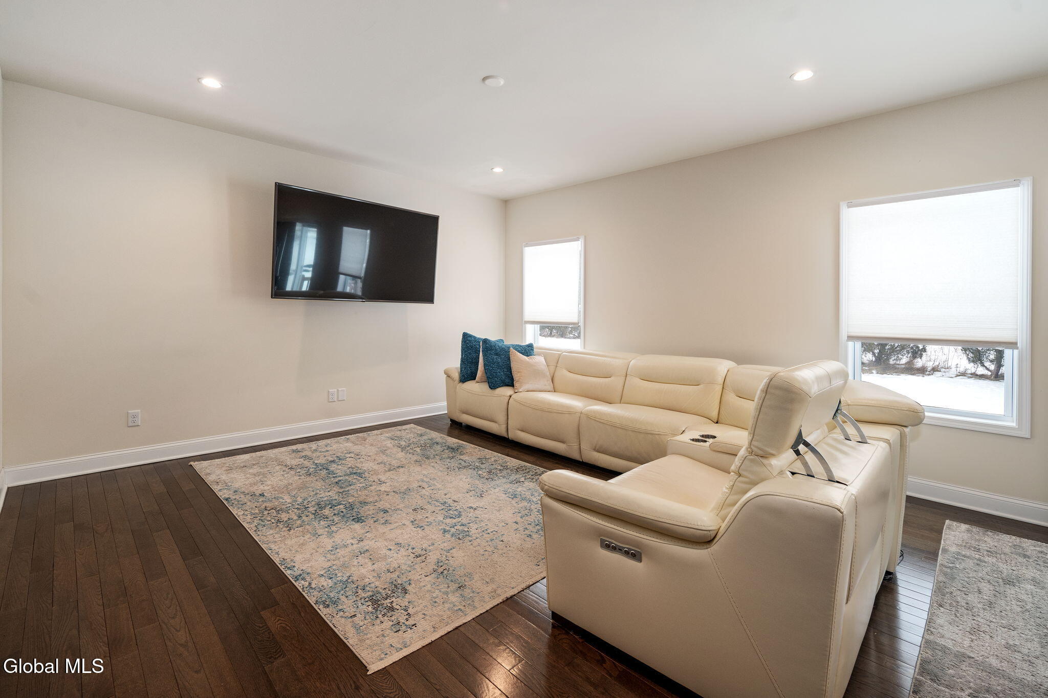 1 Cove Road Colonie, NY 12047 - Photo 7 of 41 7-1CoveRd_07