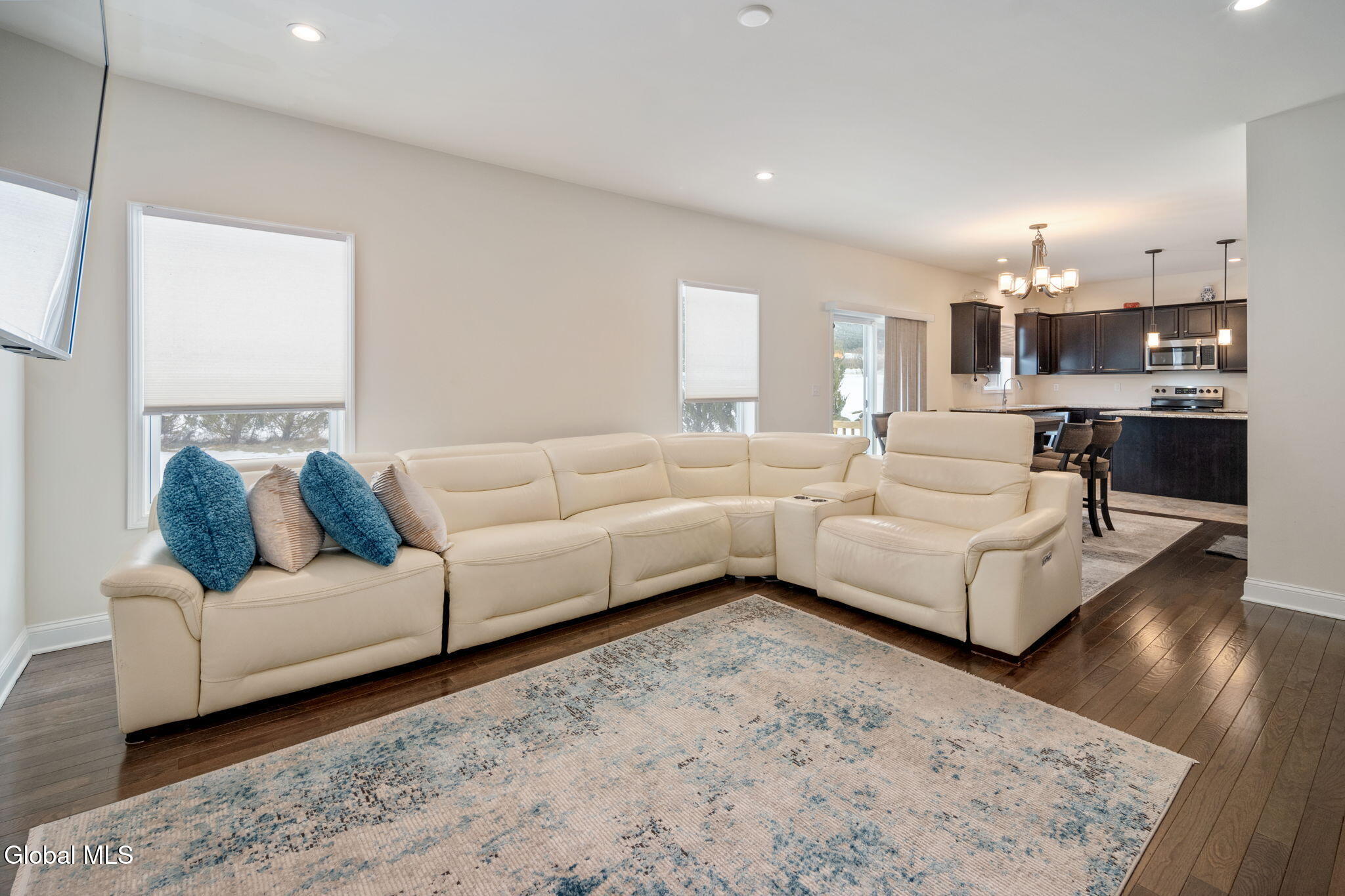 1 Cove Road Colonie, NY 12047 - Photo 8 of 41 8-1CoveRd_08