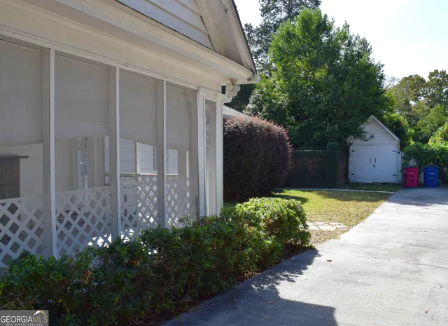 a view of backyard of house