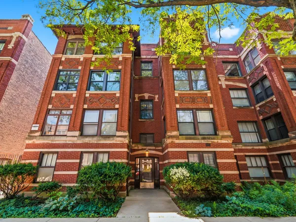 $298,000 | 1227 East Hyde Park Boulevard, Unit 2, Chicago, IL 60615