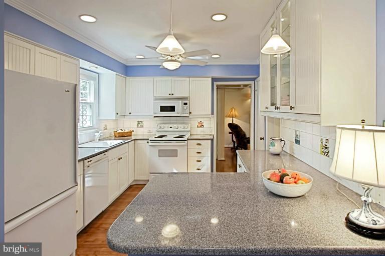 5601 Mt Burnside Way Burke, VA 22015 - Photo 11 of 30 Kitchen