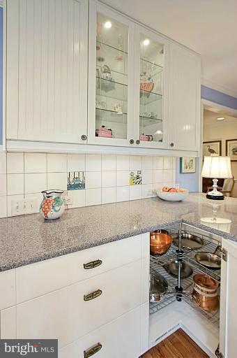 5601 Mt Burnside Way Burke, VA 22015 - Photo 17 of 30 Kitchen