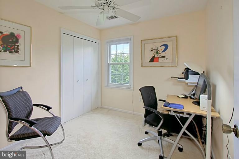 5601 Mt Burnside Way Burke, VA 22015 - Photo 27 of 30 Bedroom