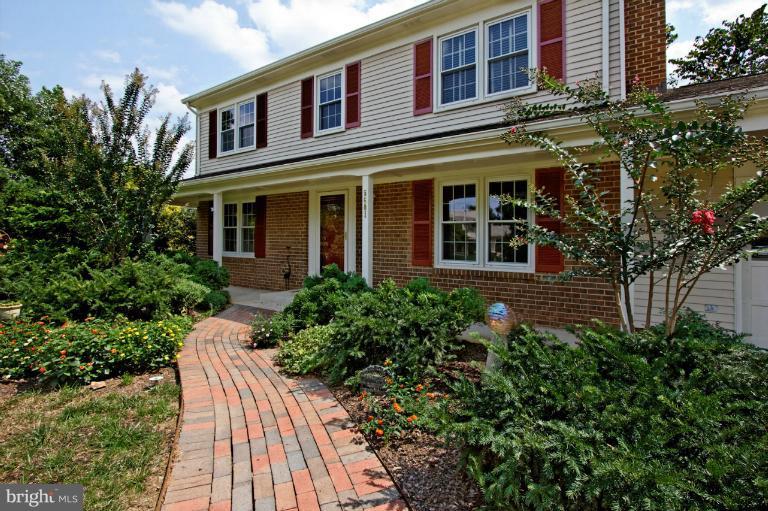 5601 Mt Burnside Way Burke, VA 22015 - Photo 30 of 30 Exterior (Front)