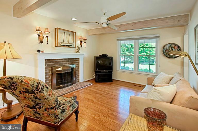 5601 Mt Burnside Way Burke, VA 22015 - Photo 9 of 30 Family Room