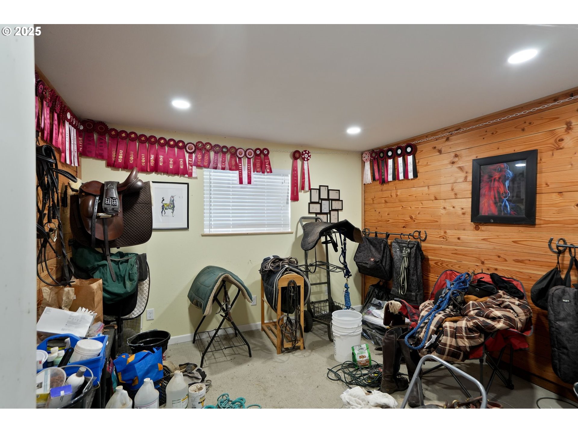 1780 Clover Ridge Road Northeast Albany, OR 97322 - Photo 41 of 45 a view of a room with gym equipment