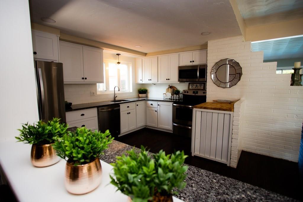 8 Ballydrain Road Framingham, MA 01701 - Photo 7 of 25