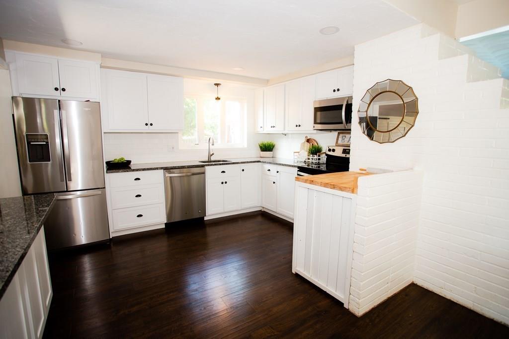 8 Ballydrain Road Framingham, MA 01701 - Photo 8 of 25