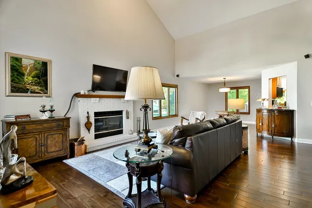 $384,900 | 6517 Smallridge Road, Rockford, IL 61108