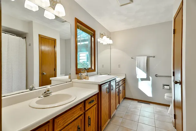 $384,900 | 6517 Smallridge Road, Rockford, IL 61108