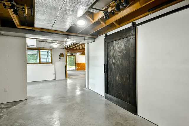 $384,900 | 6517 Smallridge Road, Rockford, IL 61108