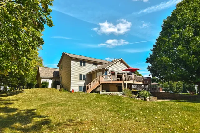 $384,900 | 6517 Smallridge Road, Rockford, IL 61108