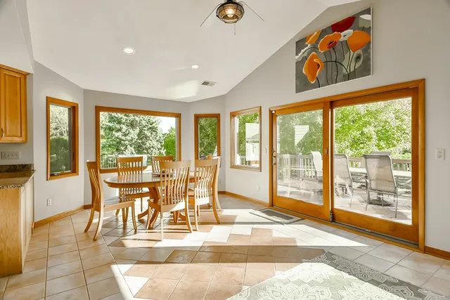 $384,900 | 6517 Smallridge Road, Rockford, IL 61108