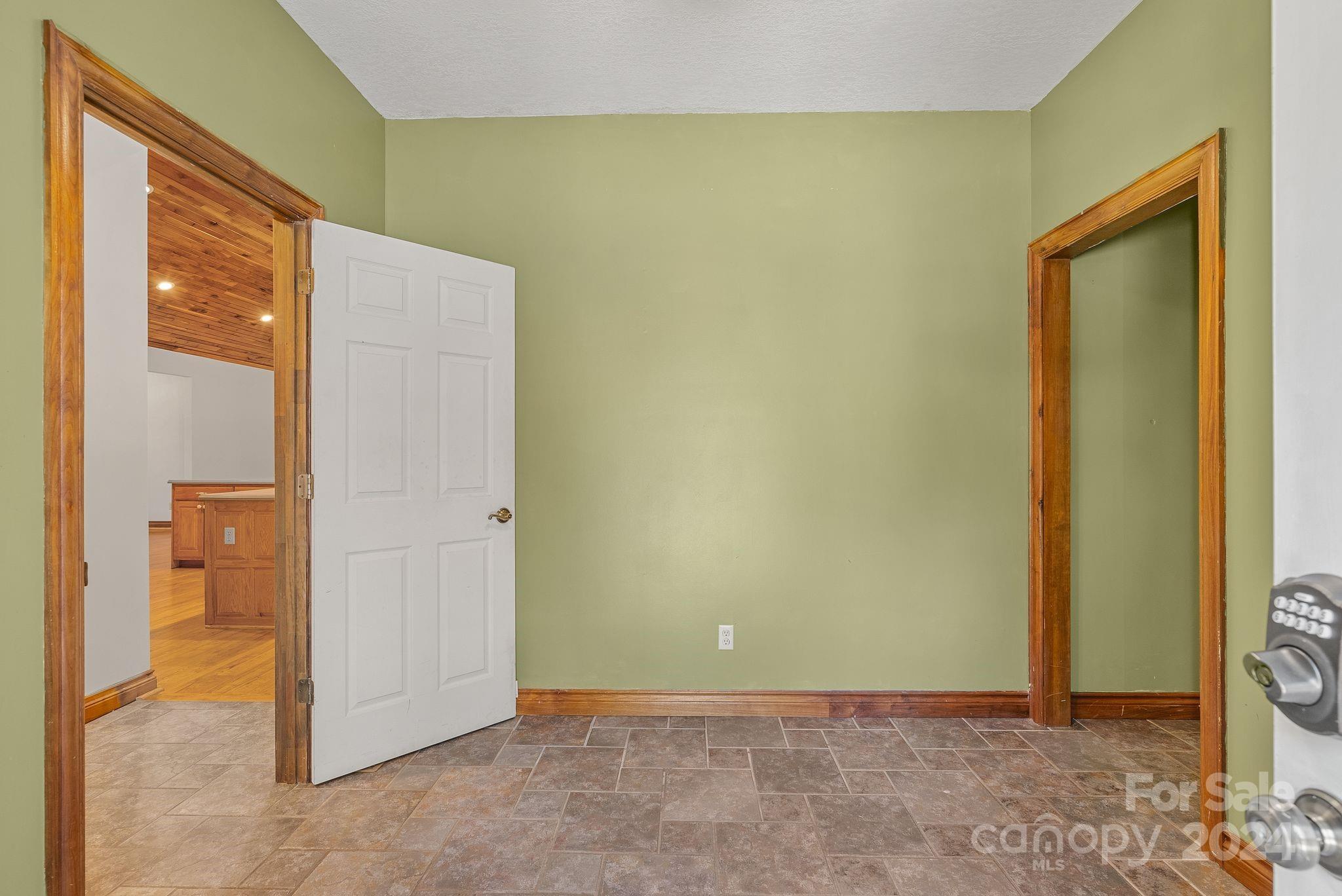 210 Parker Road Asheville, NC 28805 - Photo 26 of 31