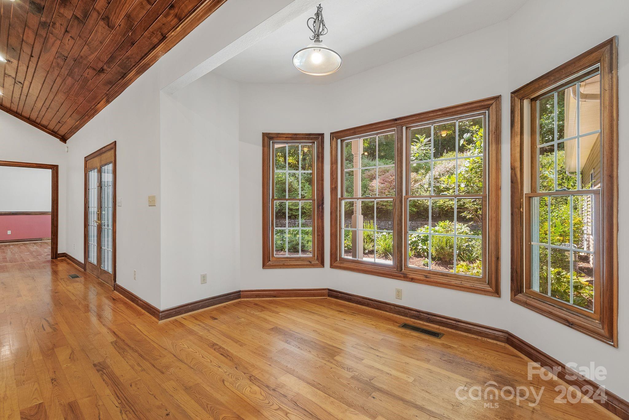 210 Parker Road Asheville, NC 28805 - Photo 9 of 31