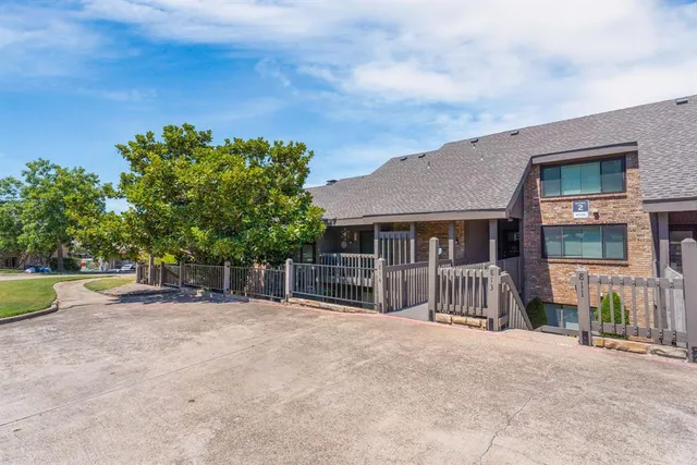 $289,900 | 814 Signal Ridge Place, Rockwall, TX 75032