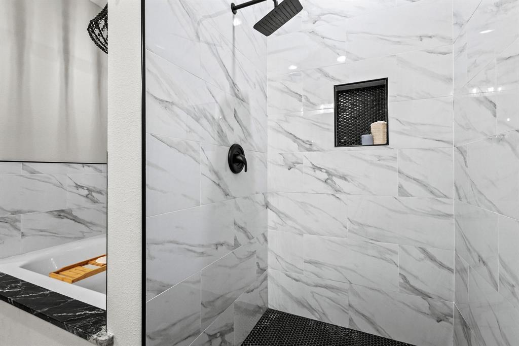 3632 County Road Blossom, TX 75416 - Photo 20 of 36 a bathroom with a shower