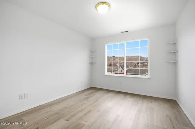 $435,000 | 1204 West Home Avenue, Selah, WA 98942