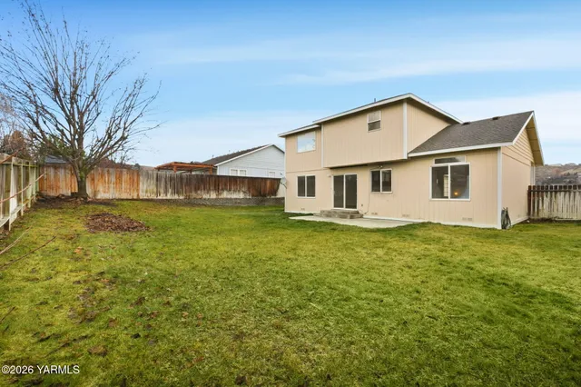 $435,000 | 1204 West Home Avenue, Selah, WA 98942