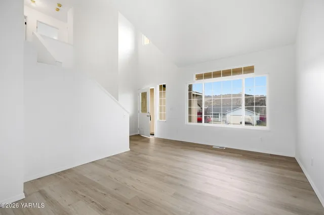 $435,000 | 1204 West Home Avenue, Selah, WA 98942