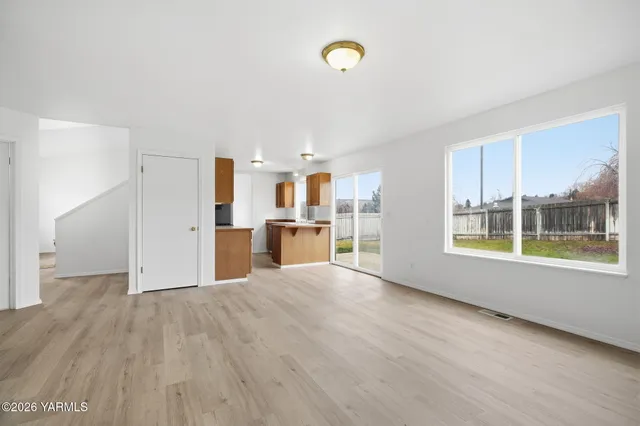 $435,000 | 1204 West Home Avenue, Selah, WA 98942