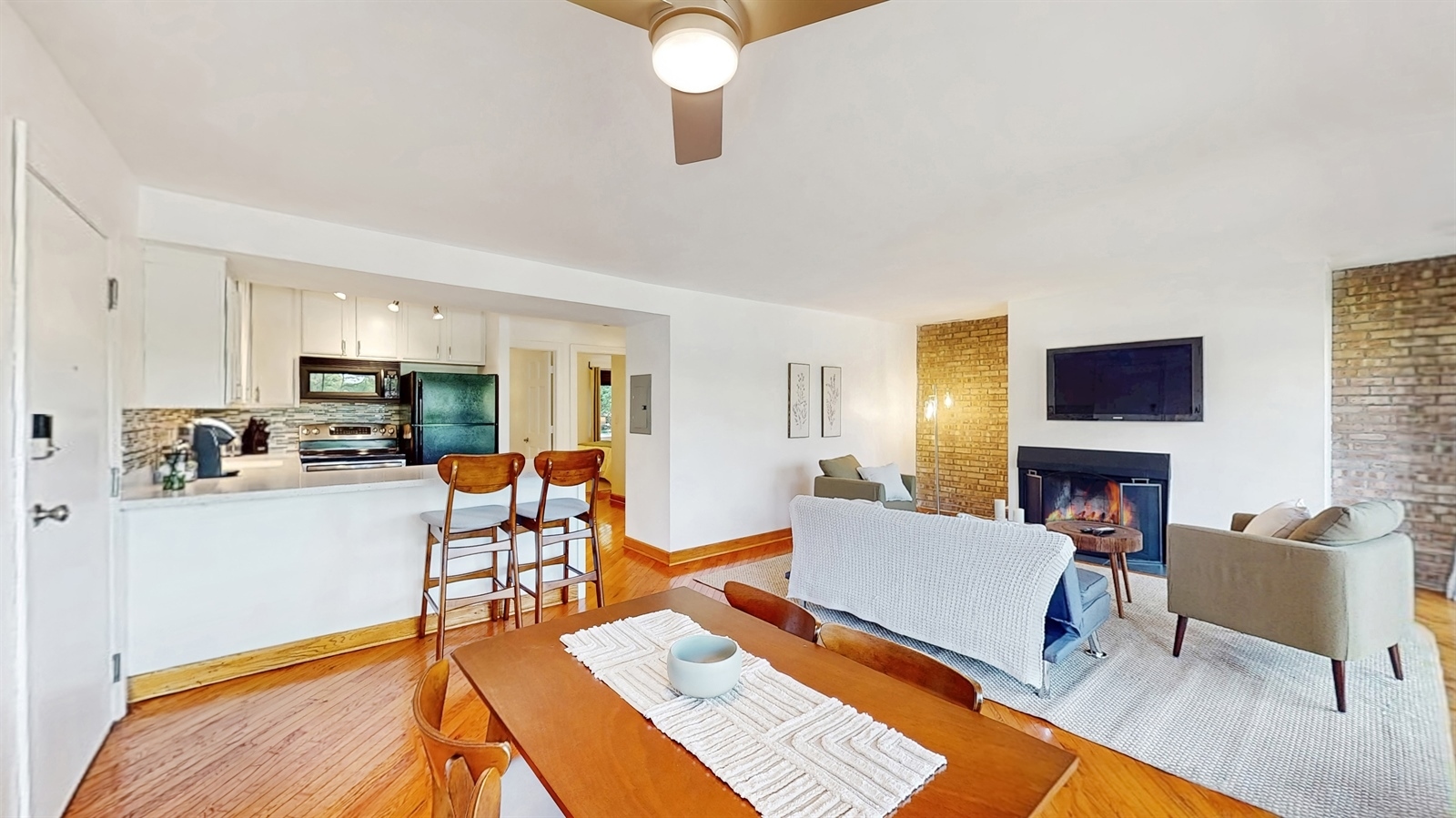 5880 Forest View Road, Unit C Lisle, IL 60532 - Photo 9 of 38 Gallery Image 9